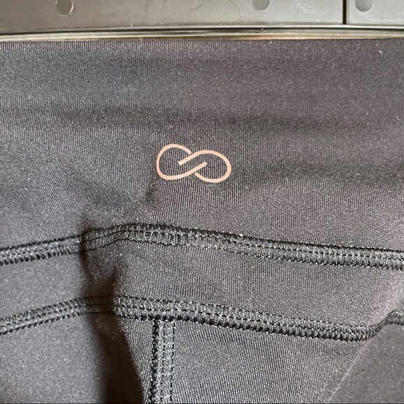 Caila Women’s Black Legging High Rise Crop Size S - Picture 3 of 10